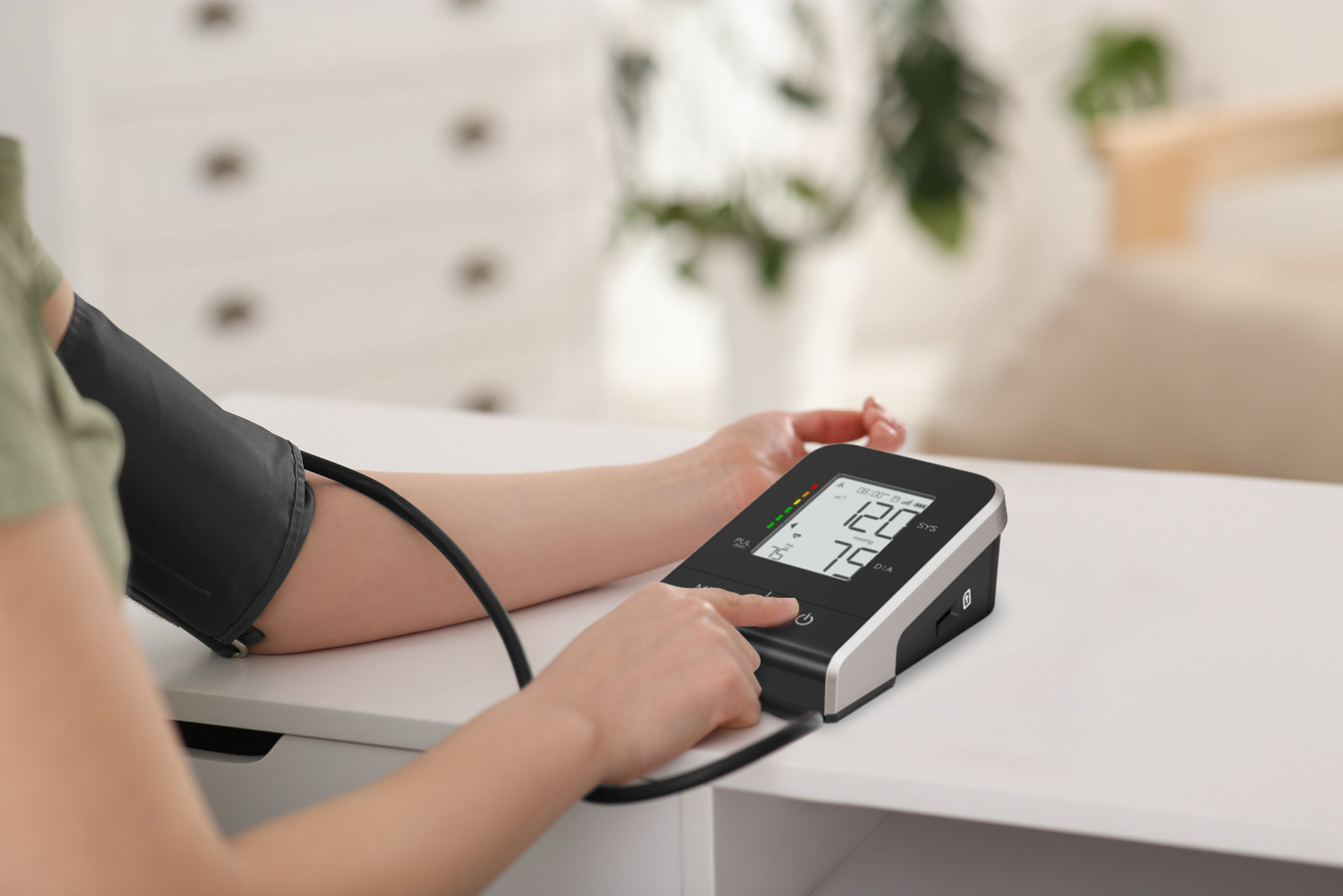 Joytech DBP-61D7G upper arm blood pressure monitor.png